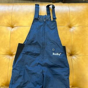 Like new BenBoy kids snow bibs size M